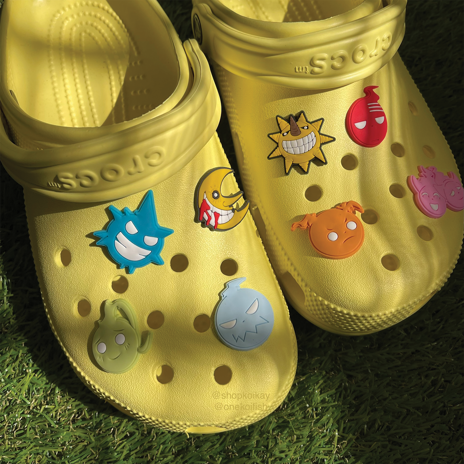 Crocs Jibbitz Symbol Shoe Charms Jibbitz for Crocs, Happy Face, Yellow,  Small